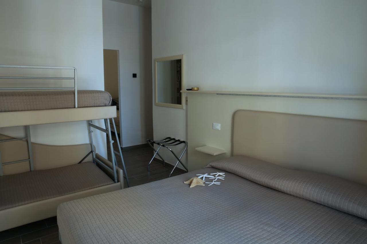 Hotel Philadelphia Cattolica Eksteriør billede