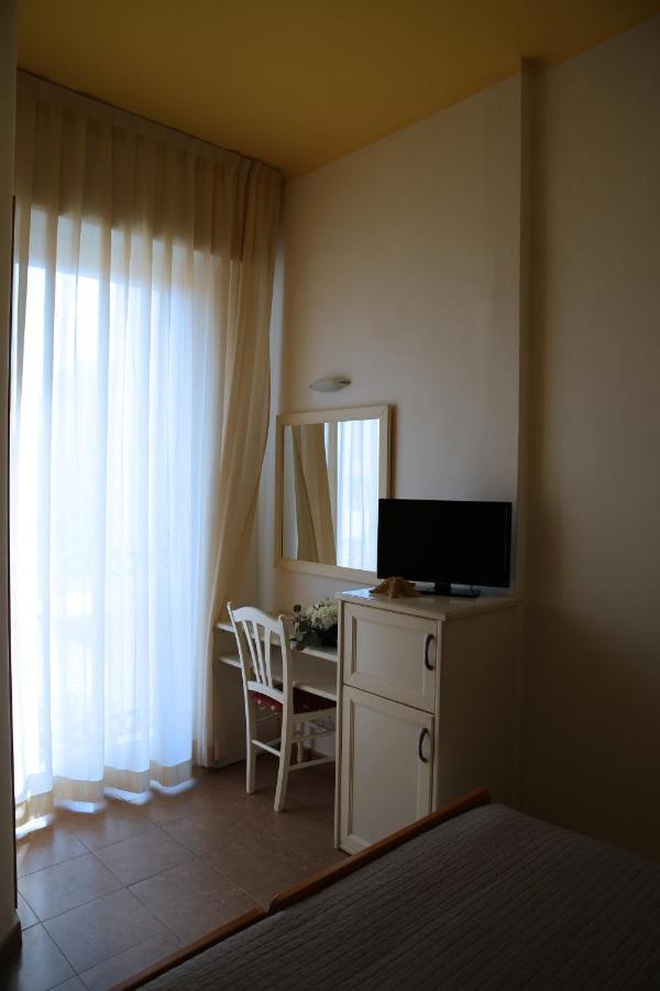 Hotel Philadelphia Cattolica Eksteriør billede